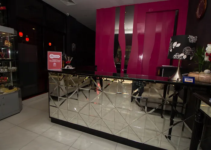 Zen Basic Glitz Hotel. 3*