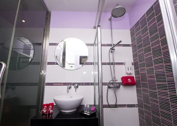 Zen Basic Glitz Hotel. Hotel 3*