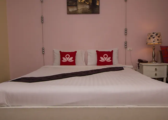 Zen Basic Glitz Hotel.